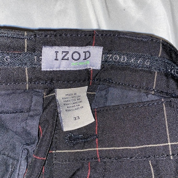 Mens IZOD plaid shorts - Picture 2 of 2